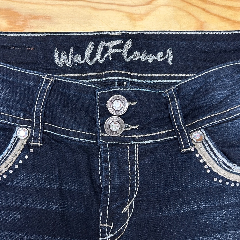 Wallflowers Rhinestone Jeans - Picture 4 of 5